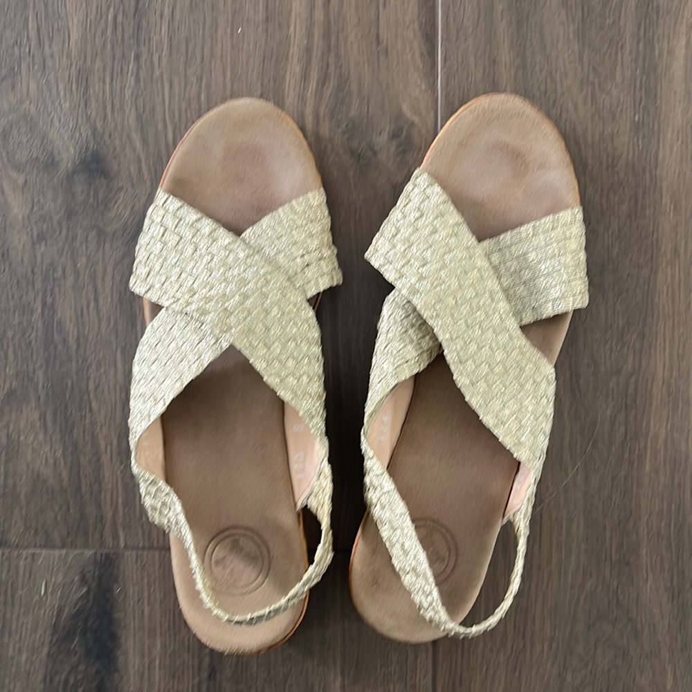 like new Charleston shoe company shoes.